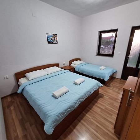 Studio Apartments Oleg Охрид Екстериор снимка