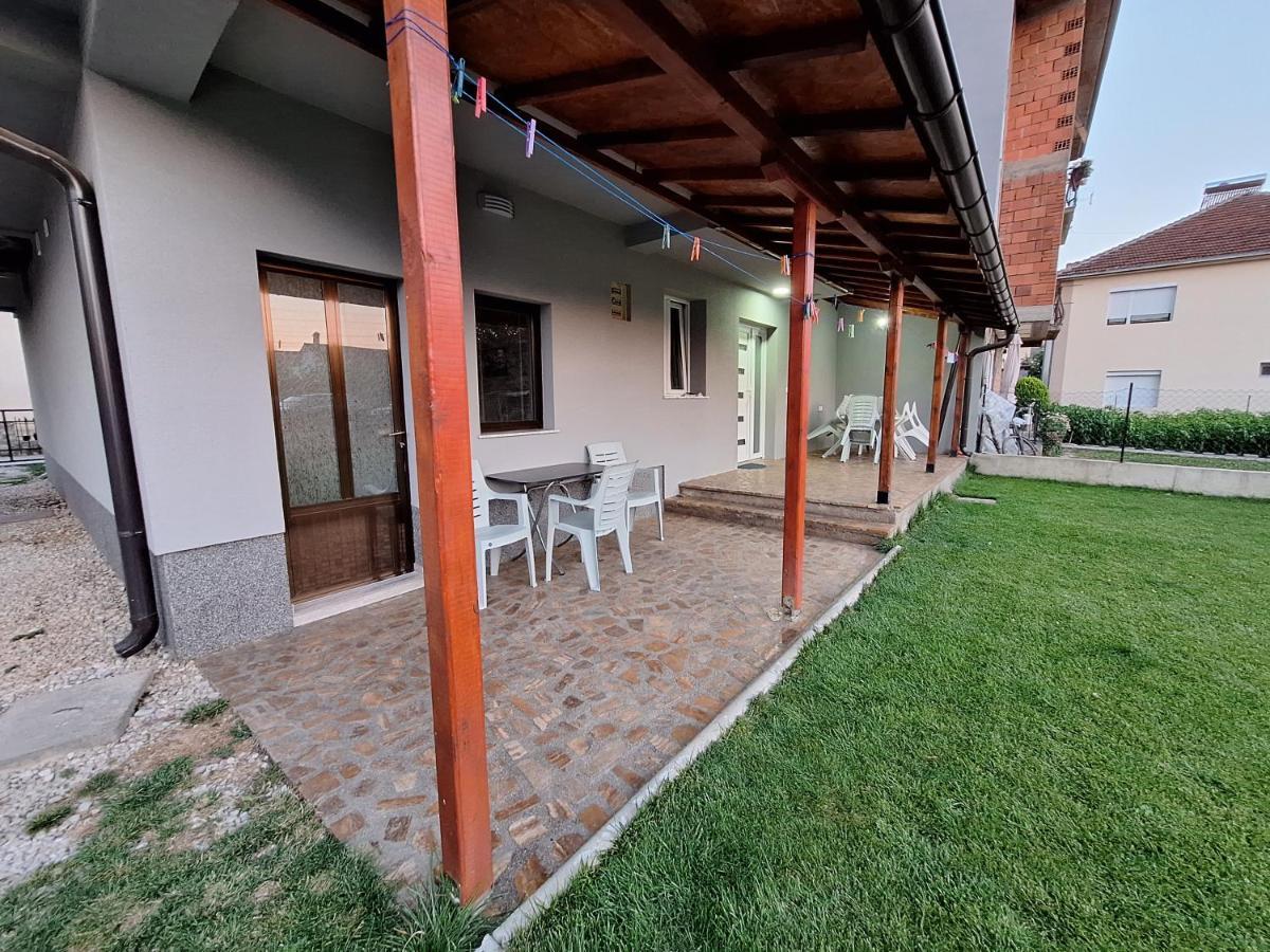 Studio Apartments Oleg Охрид Екстериор снимка