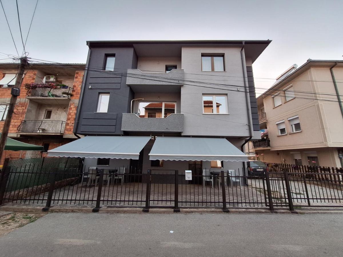 Studio Apartments Oleg Охрид Екстериор снимка