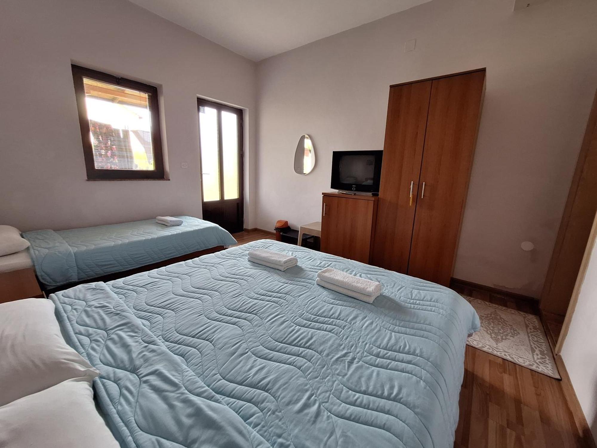 Studio Apartments Oleg Охрид Екстериор снимка