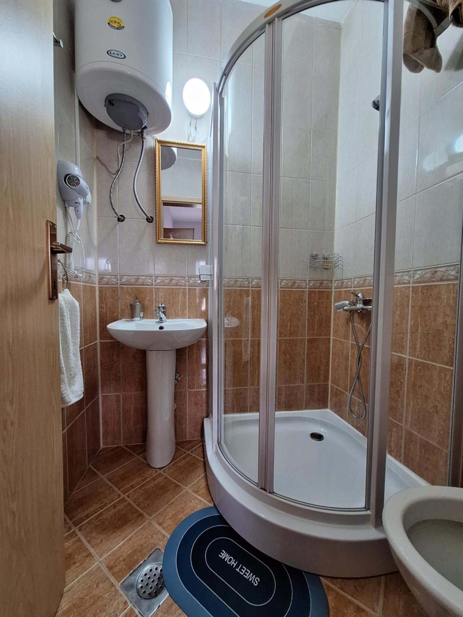 Studio Apartments Oleg Охрид Екстериор снимка