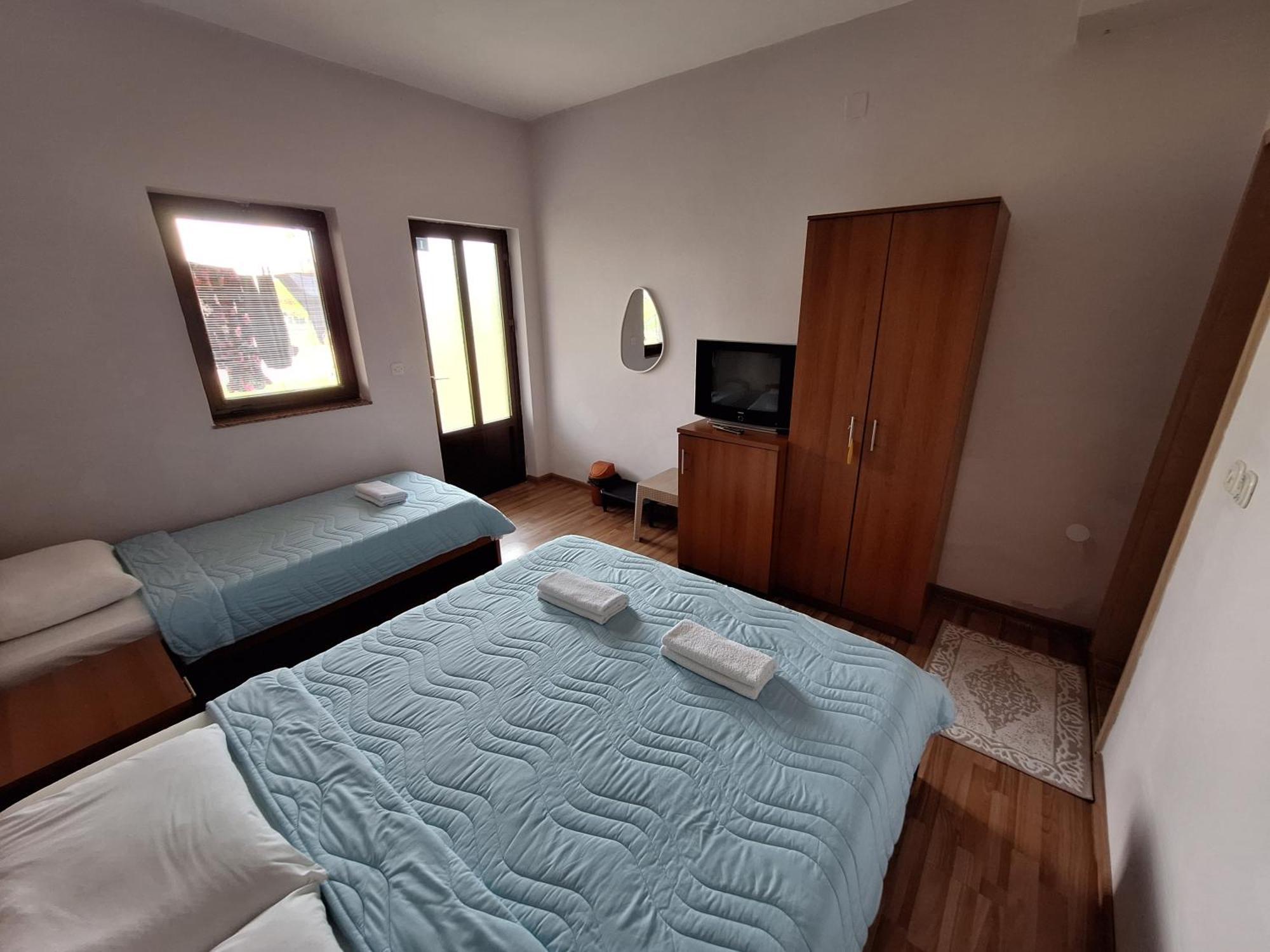 Studio Apartments Oleg Охрид Екстериор снимка